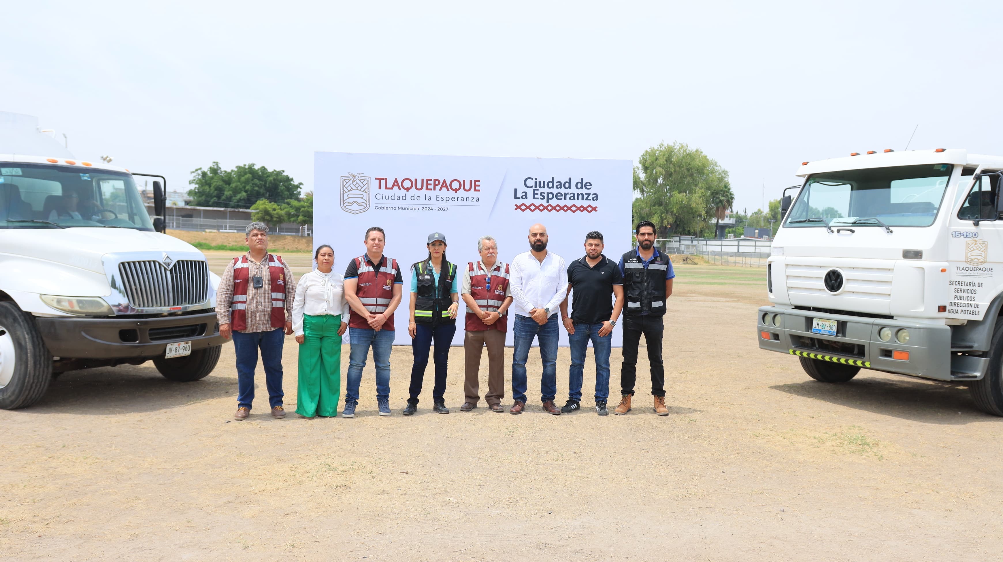 TLAQUEPAQUE REFUERZA CON PIPAS Y CAMIONETAS TIPO PELÍCANO LOS SERVICIOS PÚBLICOS DEL MUNICIPIO