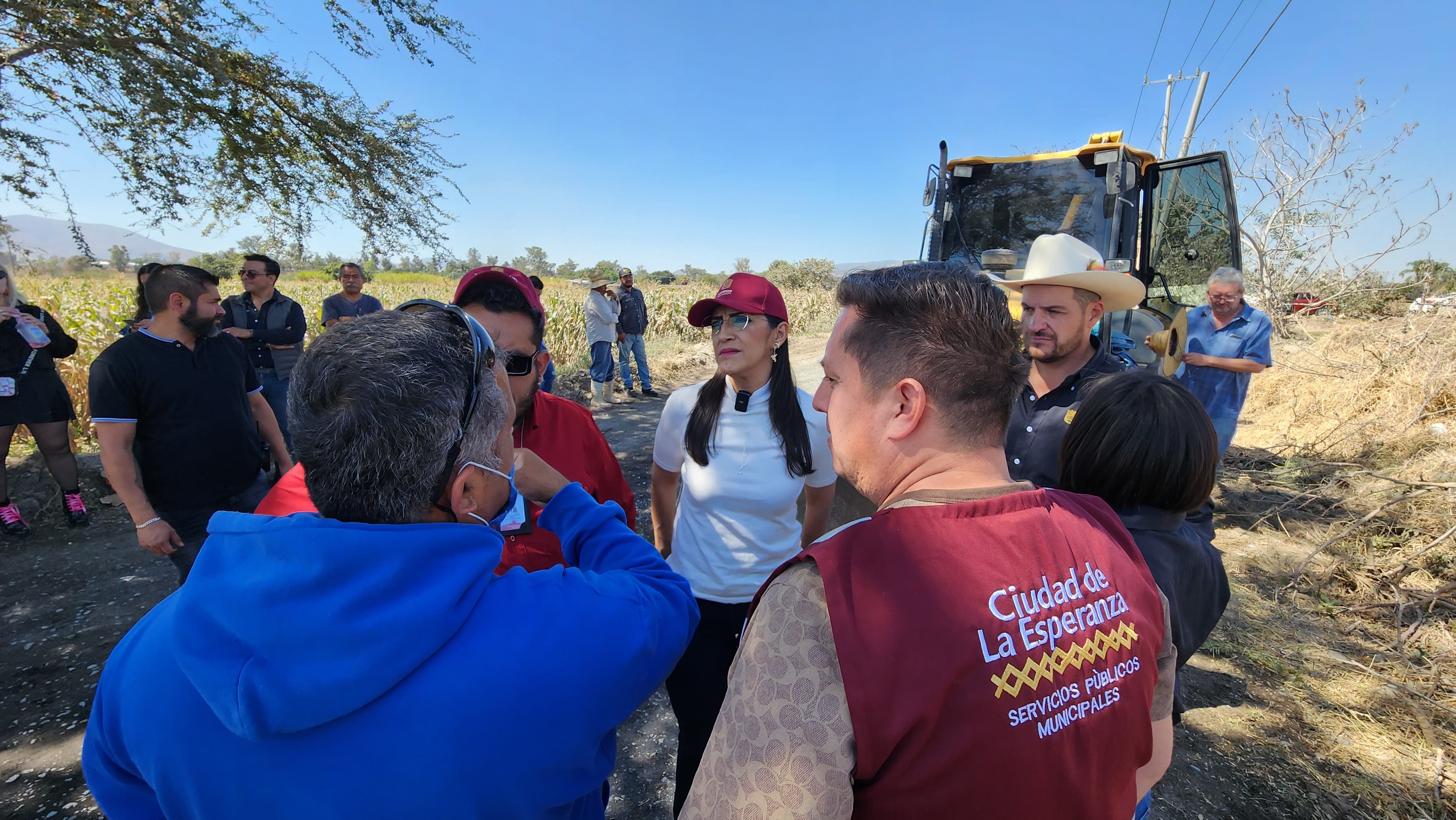 REHABILITAN CAMINOS SACACOSECHA EN BENEFICIO DE AGRICULTORES DE TLAQUEPAQUE