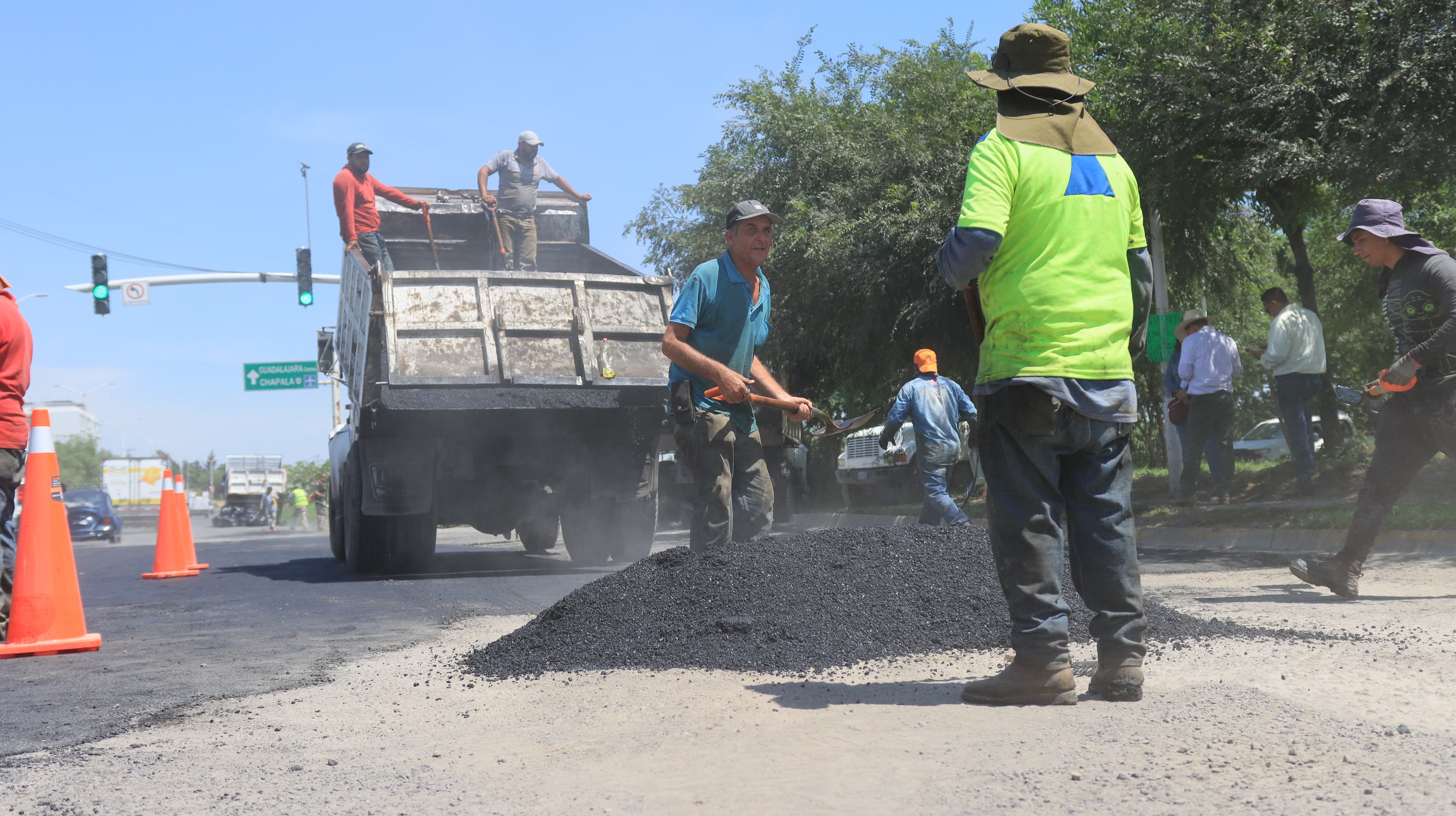 REHABILITAN CERCA DE 12 MIL METROS CUADRADOS DE VIALIDADES EN TLAQUEPAQUE