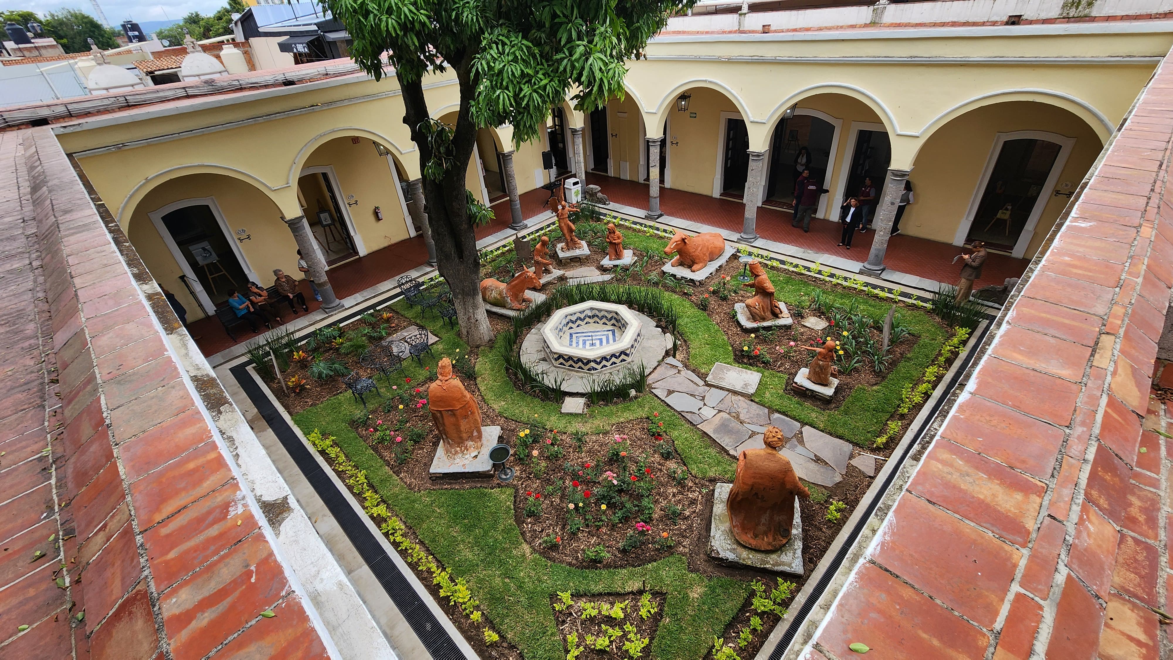 CONCLUYEN TRABAJOS DE REHABILITACIÓN EN EL PATIO DE LOS MANGOS