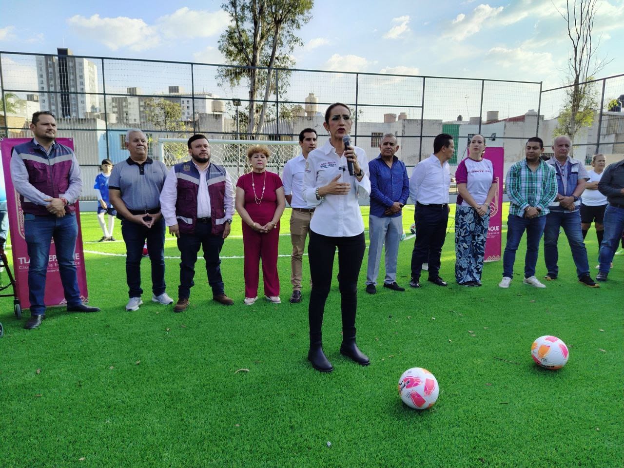 ANTE LA PRESENCIA DEL TITULAR DE LA CONADE, ROMMEL PACHECO, LAURA IMELDA ENTREGA OBRAS DE REHABILITACIÓN DE LA UNIDAD DEPORTIVA PARQUES COLÓN
