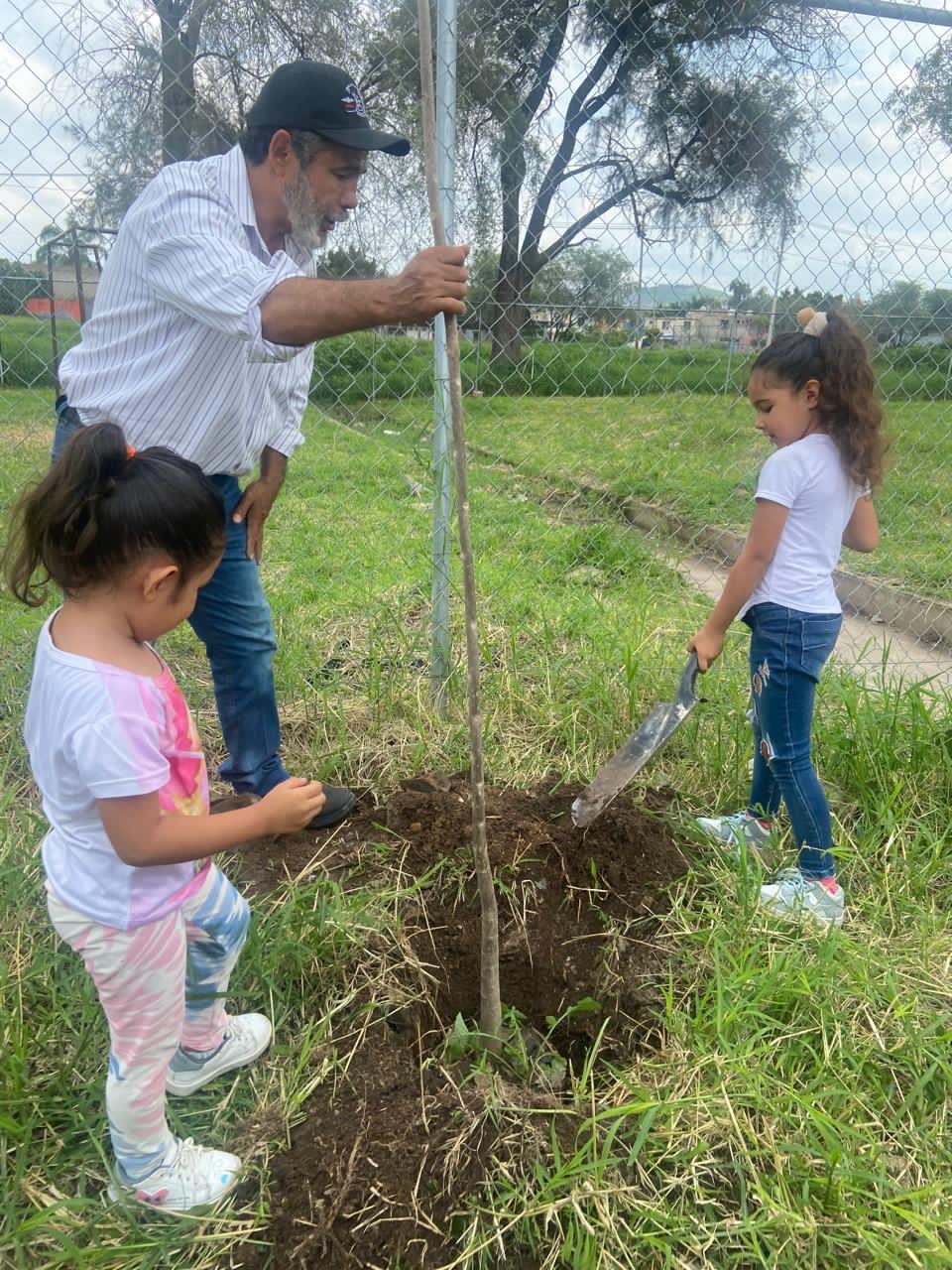 SUMAN YA 2 MIL ÁRBOLES NUEVOS EN TLAQUEPAQUE CON EL PROGRAMA SEMBREMOS ESPERANZA