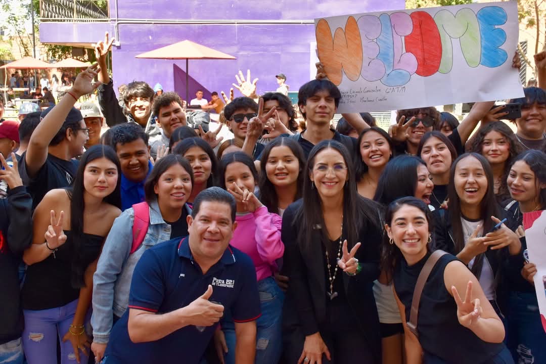 IMPULSA LAURA IMELDA SENDERO SEGURO EN PREPARATORIA 22 DE LA UNIVERSIDAD DE GUADALAJARA